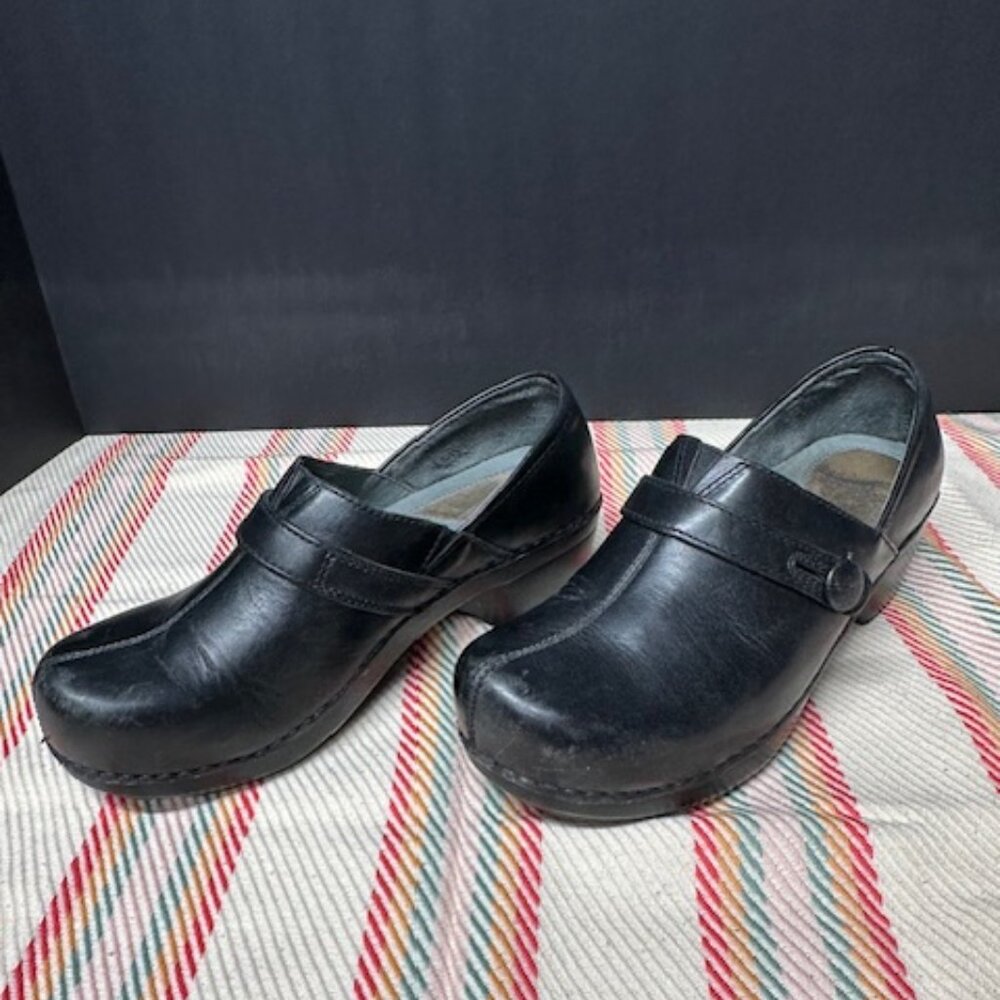 Dansko Solstice Clogs Woman's Size 7.5